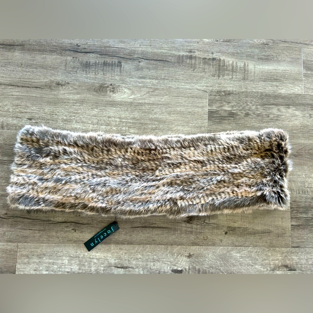 NWT Jocelyn Rabbit Fur Infinity Scarf